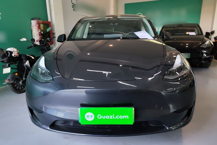 特斯拉 Model Y 2024款 后轮驱动版车身外观2