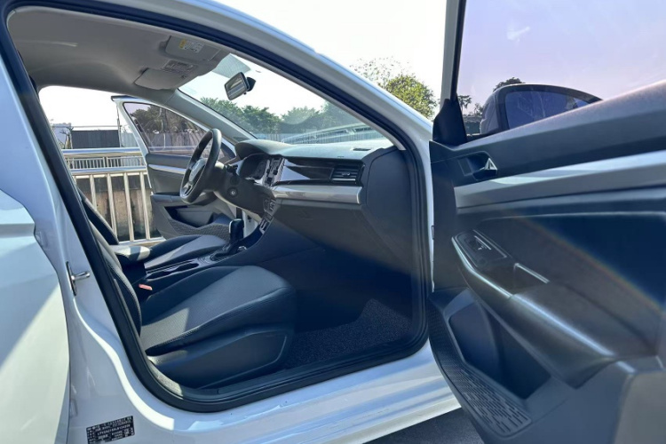 大众 宝来 2020款 1.5L 自动时尚型中控内饰7007