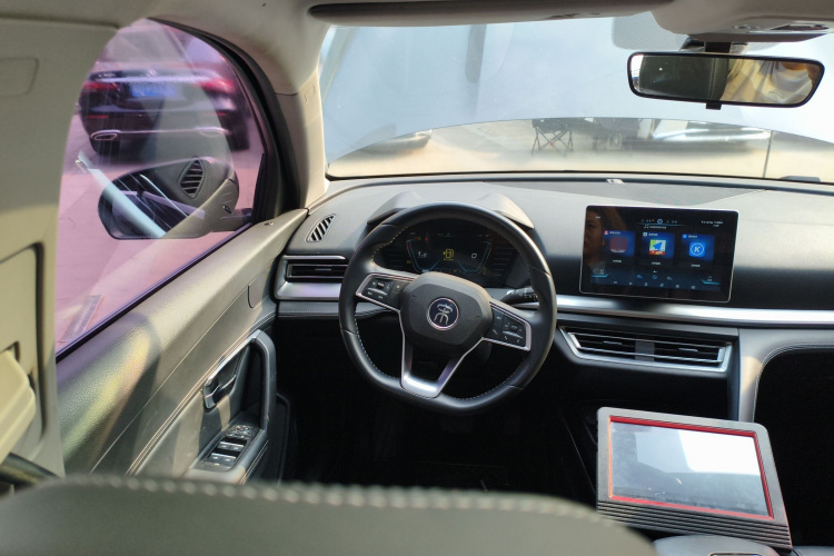 比亚迪 宋Pro 2019款 1.5T 自动精英型中控内饰13