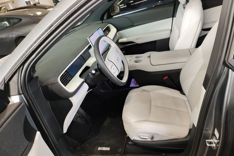 小鹏G6 2023款 755 超长续航 Max中控内饰19