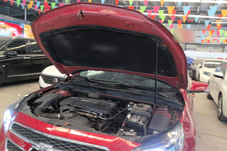 雪佛兰 迈锐宝 2014款 2.0L 自动豪华版机舱底盘24