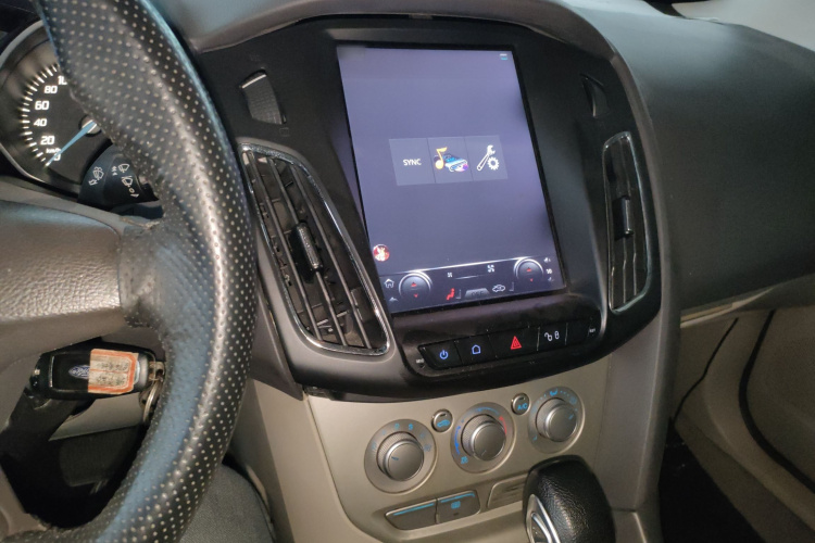 福特 福克斯 2012款 三厢 1.6L 自动舒适型中控内饰12