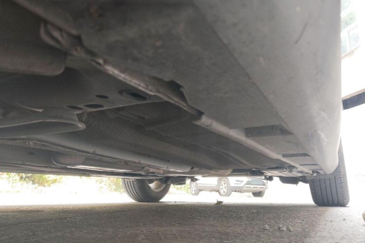 福特 福克斯 2018款 两厢经典 1.6L 自动舒适型智行版机舱底盘30