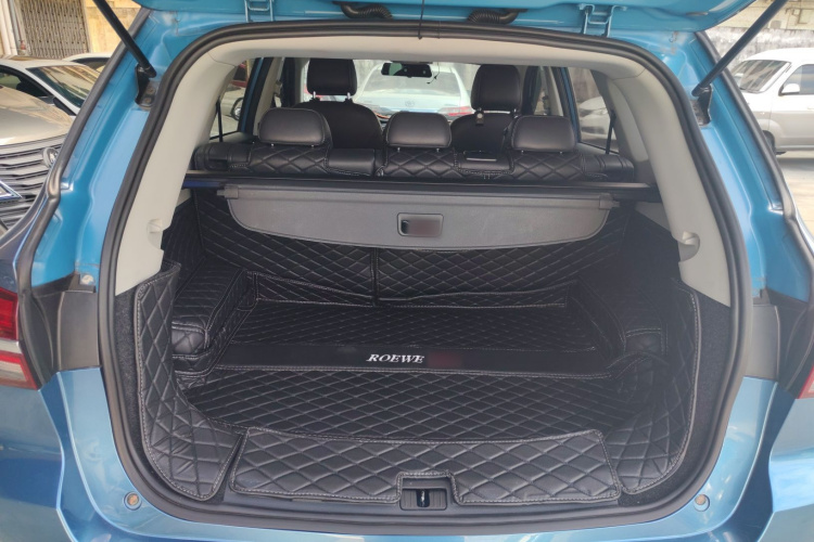 荣威RX5 2019款 20T 两驱自动Ali智联网铂金版机舱底盘23