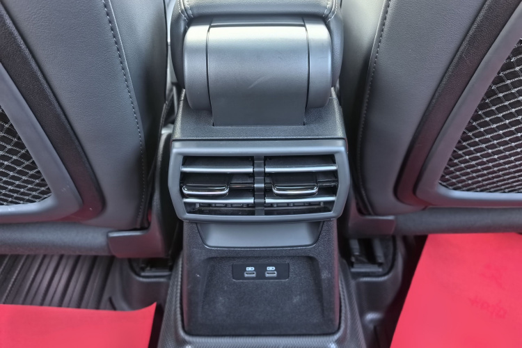 奥迪A3 2025款 A3L Limousine 35TFSI 飞驰尊享型中控内饰7006