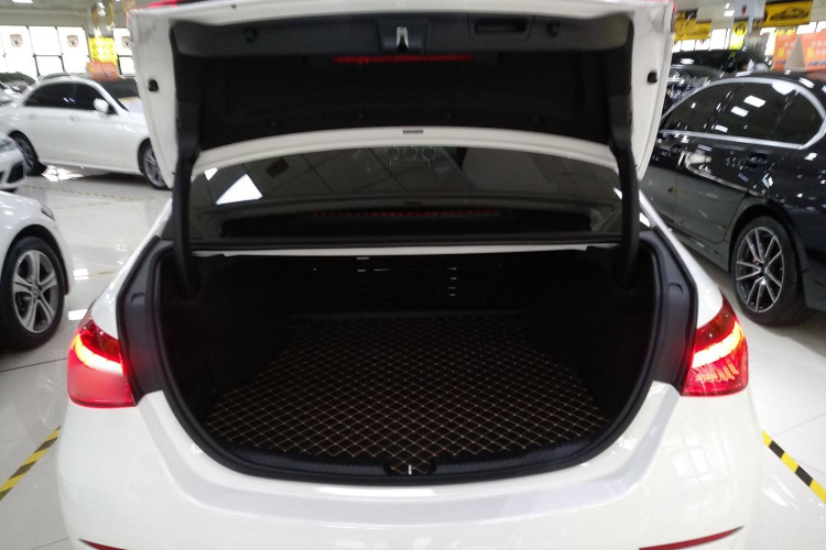 奔驰C级 2024款 C 200 L 运动版机舱底盘23