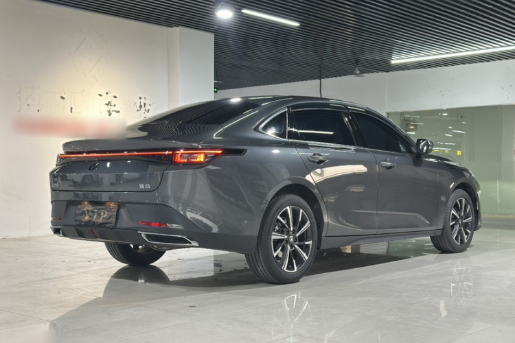 长安 逸动 2025款 蓝鲸 1.5T 500Bar尊贵型车身外观6009