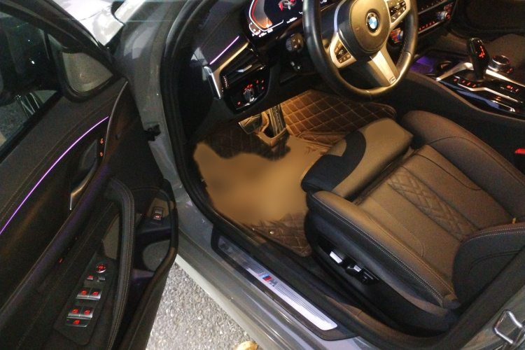 宝马5系(进口) 2022款 改款 530i M运动套装中控内饰7003