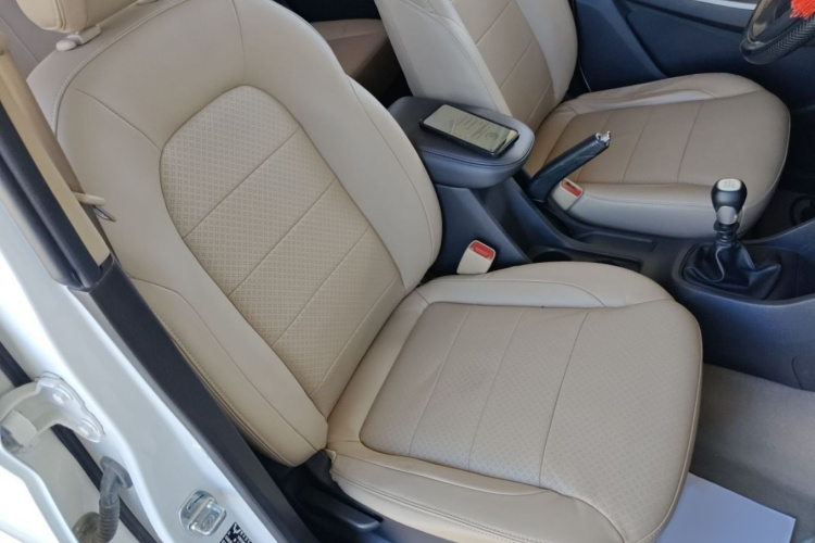 五菱汽车 五菱宏光 2021款 1.5L改款 S舒适型 液压助力LAR中控内饰7005