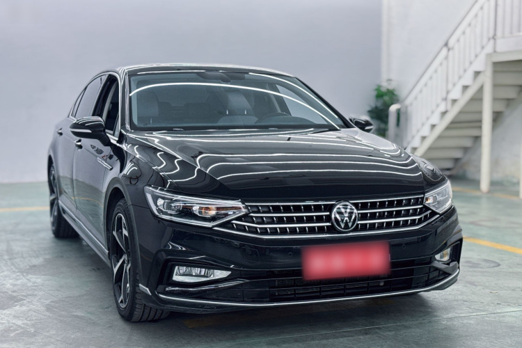 大众 迈腾 2023款 200万辆纪念版 330TSI DSG领先型车身外观6002