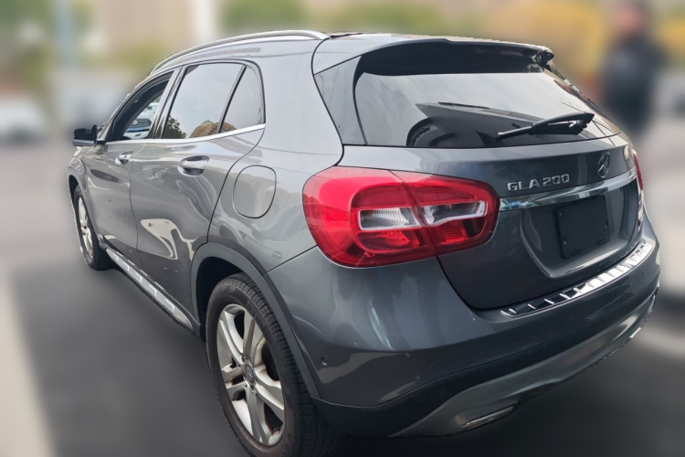 奔驰GLA 2015款 GLA 200 动感型车身外观5