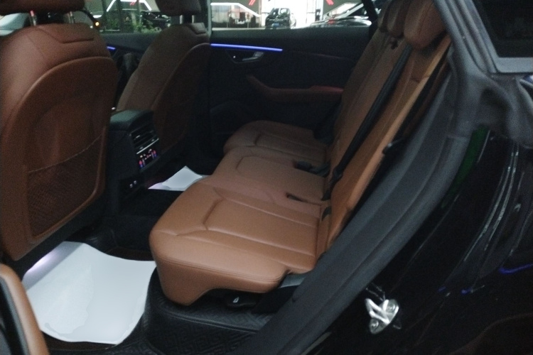 奥迪Q8 2021款 55 TFSI 豪华动感型中控内饰21