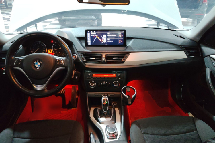 宝马X1 2014款 sDrive18i 时尚型中控内饰12