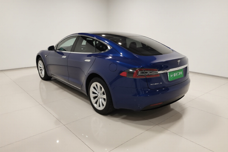 特斯拉 2017款 Model S 75D 标准续航版车身外观5