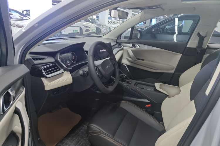 领克06 EM-P 2022款 PHEV 84KM续航版 Pro局部细节19