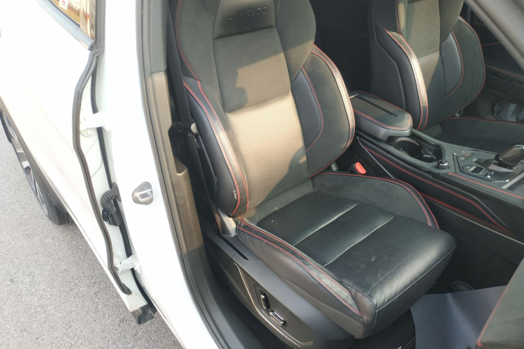 领克05 2020款 2.0TD 四驱劲Halo局部细节41