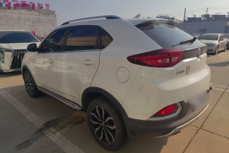 名爵 锐腾 2015款 2.0TGI TST豪华版车身外观4