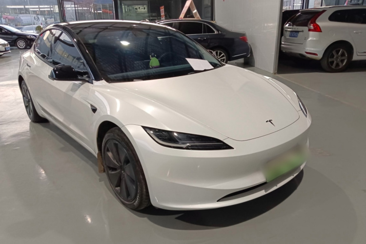特斯拉 Model 3 2025款 后轮驱动版车身外观3