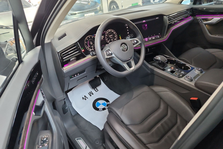 大众 途锐 2020款 3.0TSI 锐享版 国VI中控内饰20