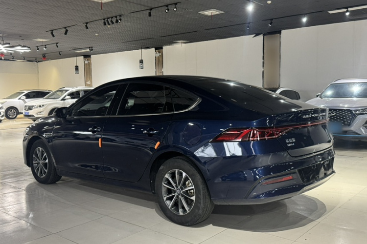 比亚迪 秦PLUS 2023款 冠军版 DM-i 55KM领先型车身外观6006