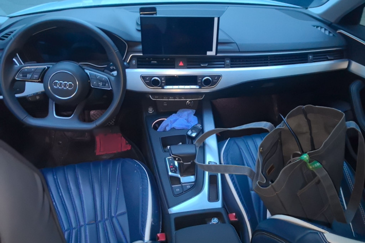 奥迪A4L 2022款 40 TFSI 时尚动感型中控内饰7002