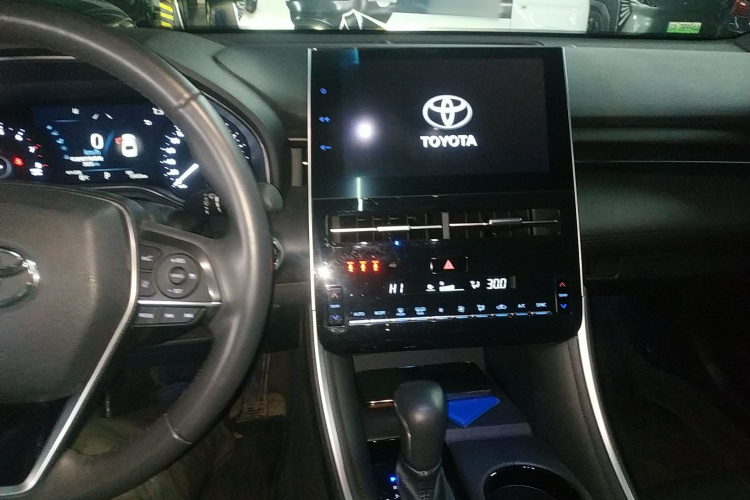 丰田 亚洲龙 2022款 2.0L 豪华版中控内饰12