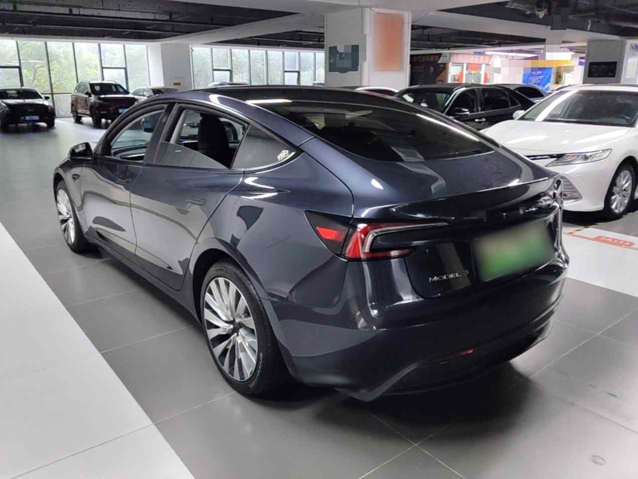 特斯拉 Model 3 2025款 后轮驱动版(3)