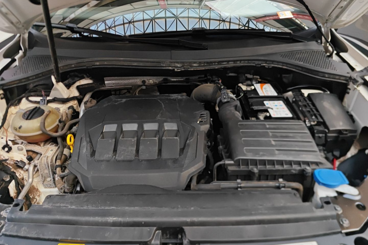 大众 途观L 2022款 330TSI 自动两驱舒享版机舱底盘24