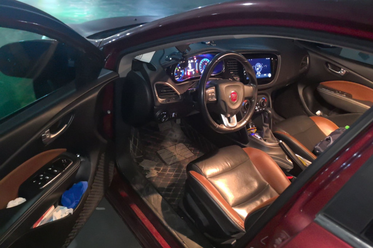 菲亚特 菲翔 2015款 1.4T 自动劲享版中控内饰20