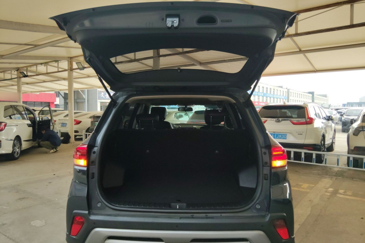 北京现代ix35 2019款 2.0L 自动两驱智勇·畅享版 国VI机舱底盘23