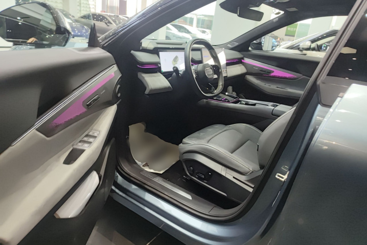 领克08 EM-P 2025款 220km 四驱性能Halo中控内饰7003