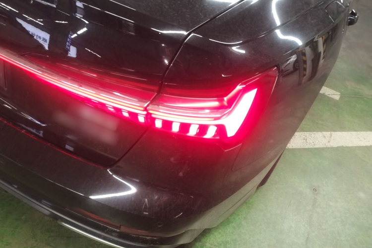 奥迪A6L 2021款 40 TFSI 豪华动感型车身外观6006