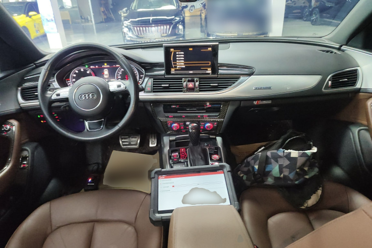 奥迪A6L 2018款 30周年年型 45 TFSI quattro 运动型中控内饰7002