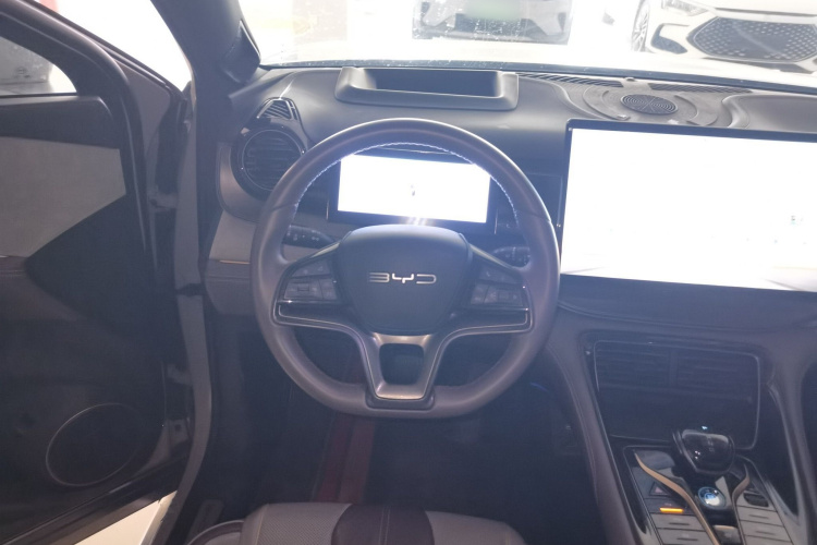 比亚迪 护卫舰07 2023款 DM-i 100KM 尊贵型中控内饰13
