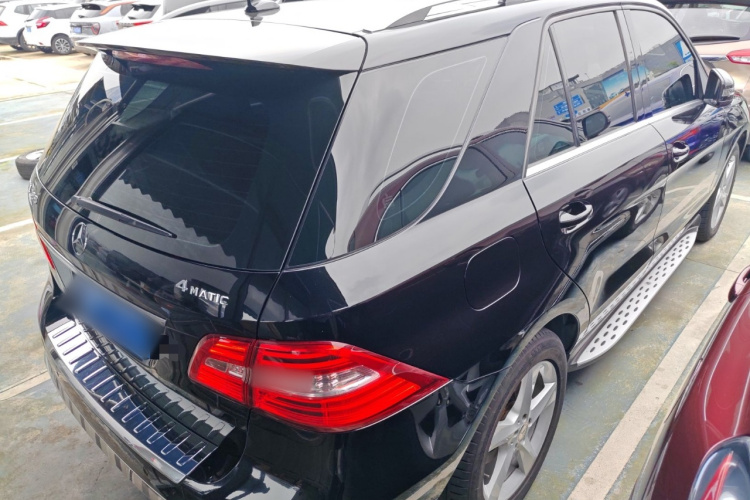 奔驰M级 2014款 ML 400 4MATIC动感型车身外观6005