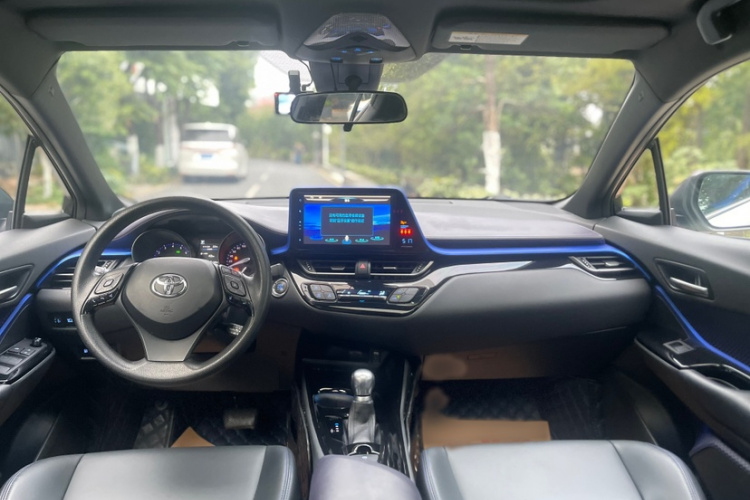 丰田C-HR 2020款 2.0L 领先版中控内饰7004