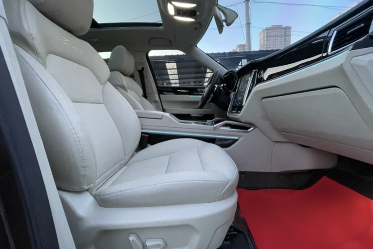 众泰T700 2017款 1.8T 双离合尊享型中控内饰7002