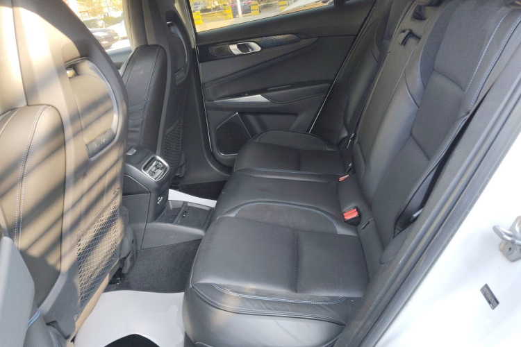 领克01 EM-P 2018款 1.5T PHEV 劲Pro 国V中控内饰21