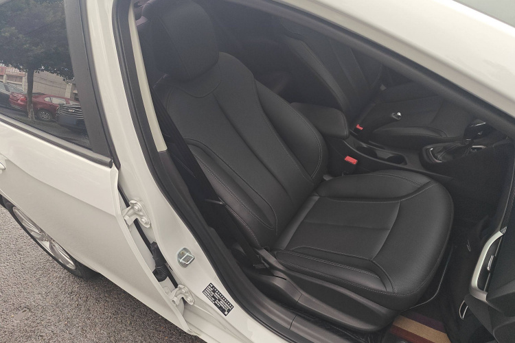 别克 英朗 2021款 改款 典范 1.5L 自动精英型局部细节41