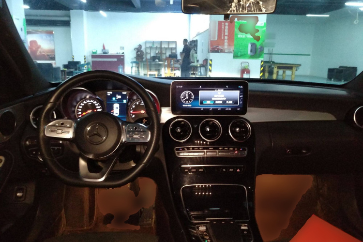 奔驰C级 2019款 C 260 运动版中控内饰12
