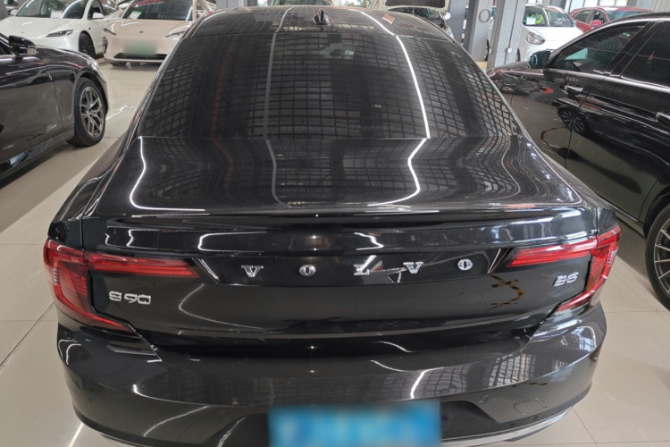 沃尔沃S90 2023款 B5 智雅豪华版车身外观6004