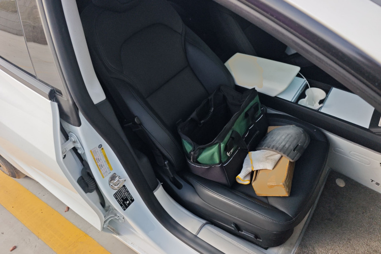 特斯拉 Model 3 2023款 后轮驱动版局部细节41