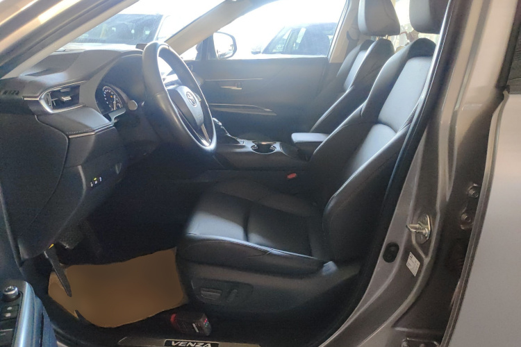 丰田 威飒 2023款 2.0L CVT两驱豪华版中控内饰19