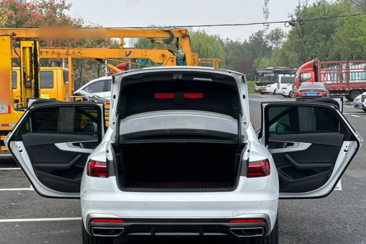 奥迪A4L 2024款 40 TFSI 时尚动感型中控内饰7006