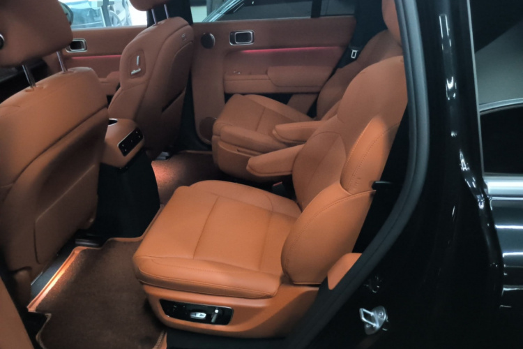 理想汽车 理想L9 2024款 Ultra中控内饰7004