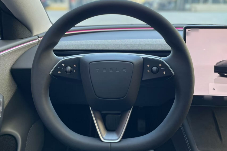 特斯拉 Model 3 2023款 后轮驱动版中控内饰7003