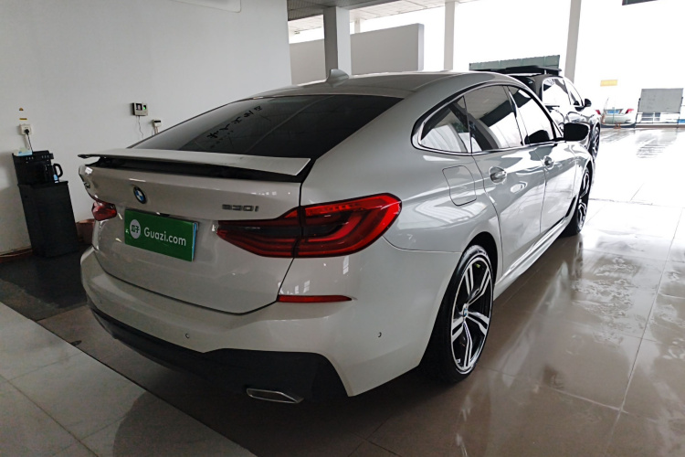 宝马6系GT 2022款 630i M运动套装车身外观7