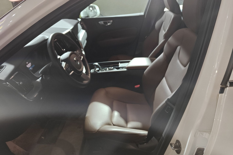 沃尔沃XC60 2025款 B5 四驱智逸豪华版局部细节19