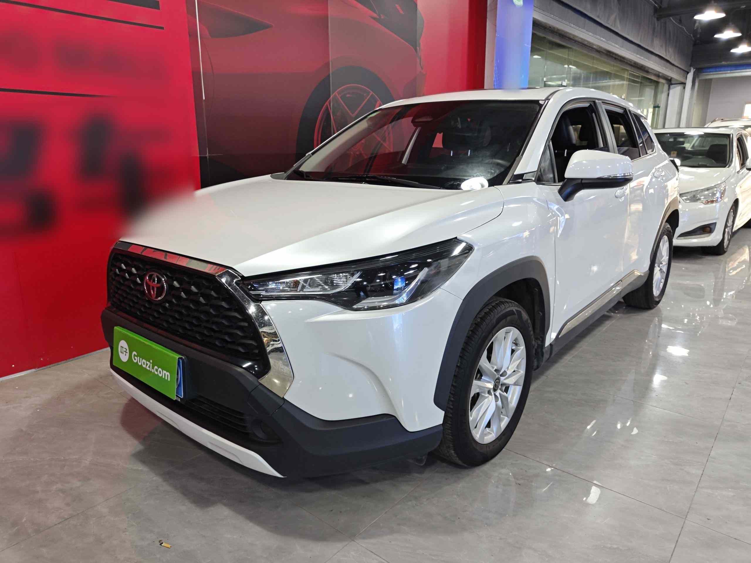 丰田 卡罗拉锐放 2023款 2.0L 精英版(2)