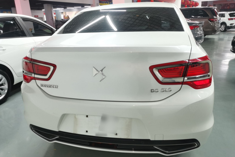 DS 5LS 2015款 1.6T 风尚版THP160车身外观6